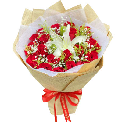 平顶山19朵红玫瑰1支百合，永恒之美